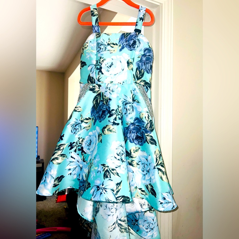 Girls dress
